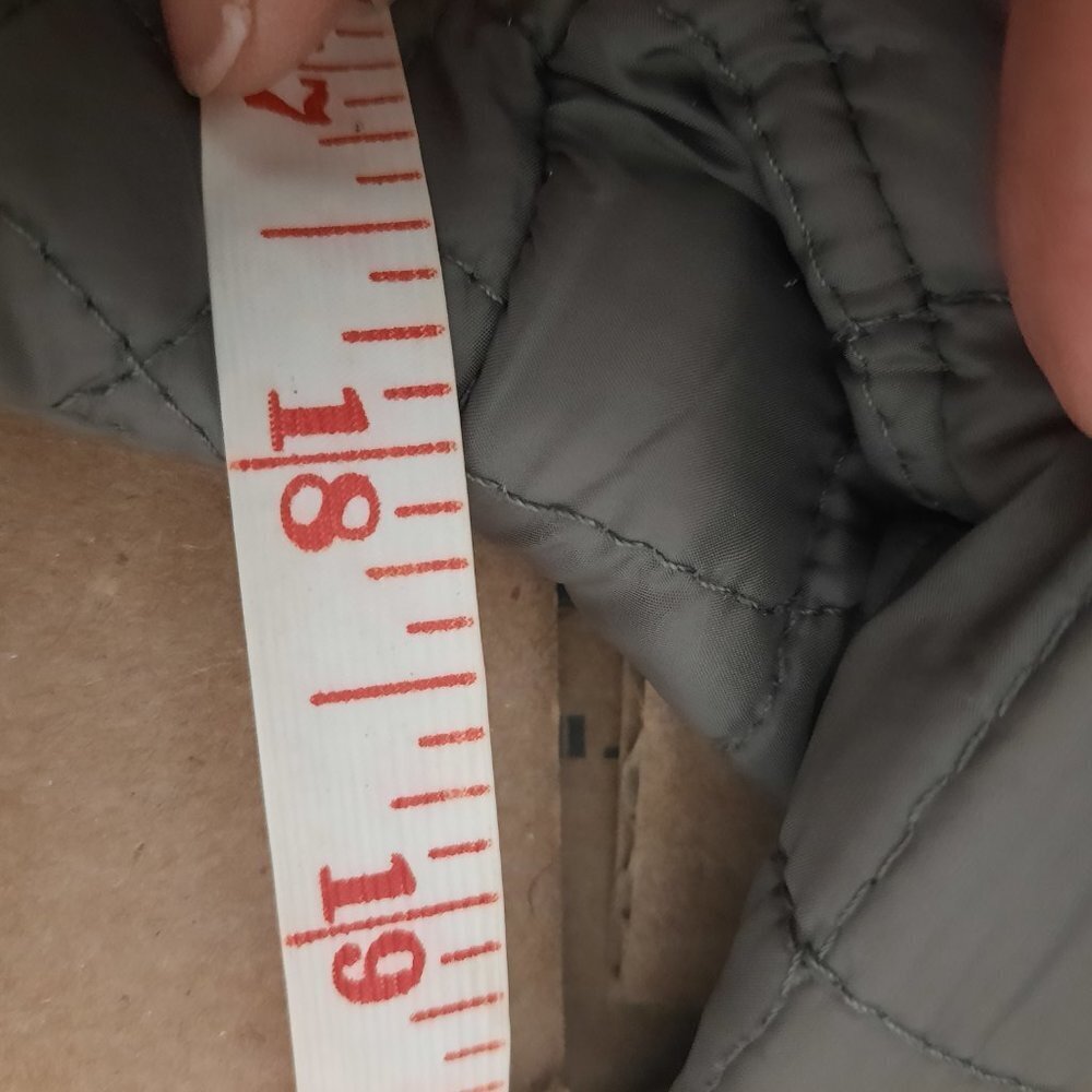 DKNY size small quilted Womens spring jacket. - Picture 7 of 8